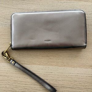 Fossil Metallic Silver Wristlet